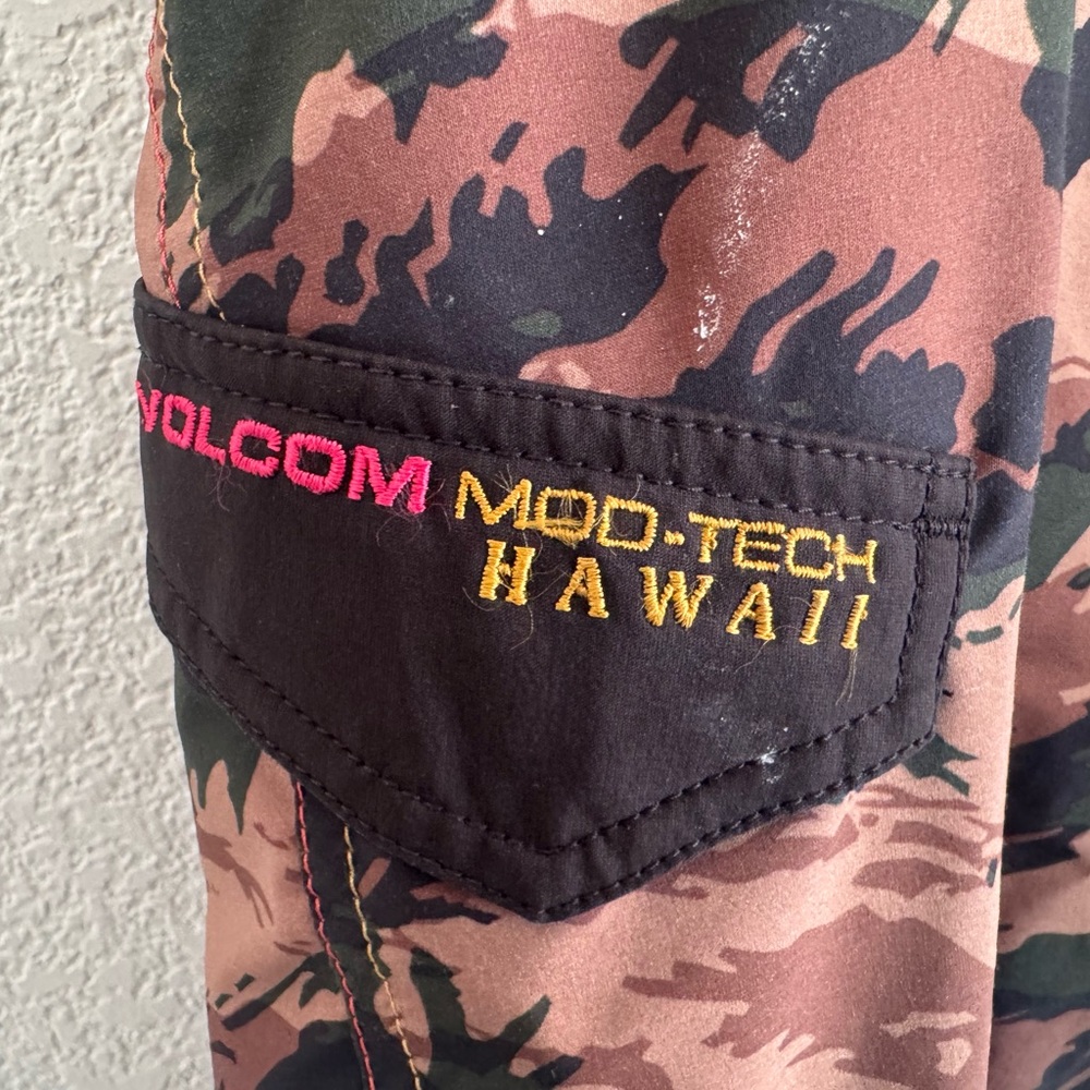 Volcom Mod-Tech Gray Camo Shorts - Picture 5 of 5